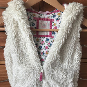Mini Boden White Fuzzy Hooded Vest 5-6